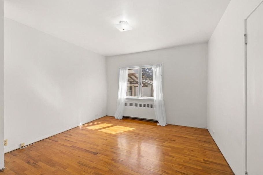 2880 Oxford Street Vancouver, BC - 16