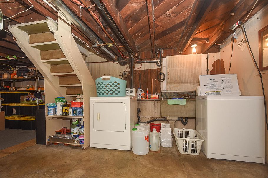 2881 Adanac Street Vancouver, BC - 12