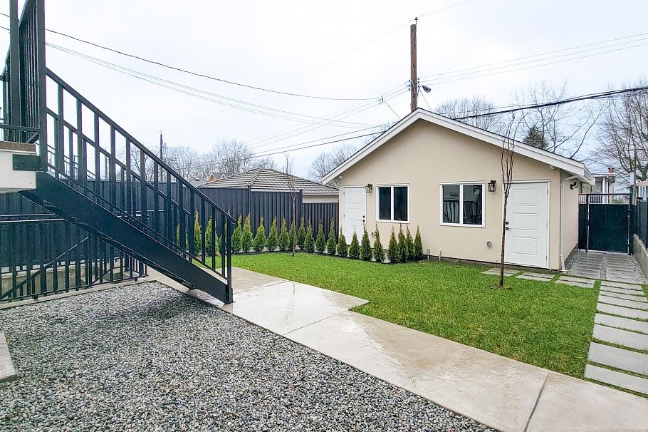 3433 E 23rd Avenue Vancouver, BC - 22