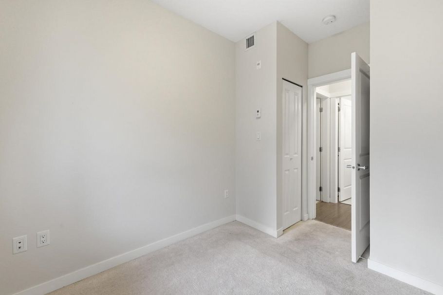 118 255 W 1st Street North Vancouver, BC - 21