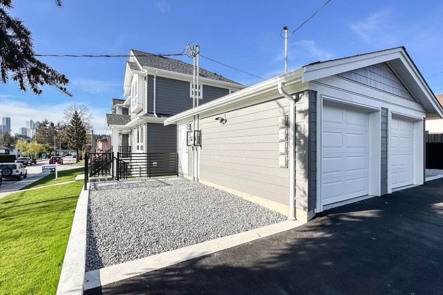 4265 Macdonald Avenue Burnaby, BC - 38