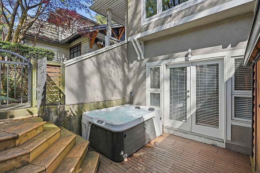 1867 W 11th Avenue Vancouver, BC - 35