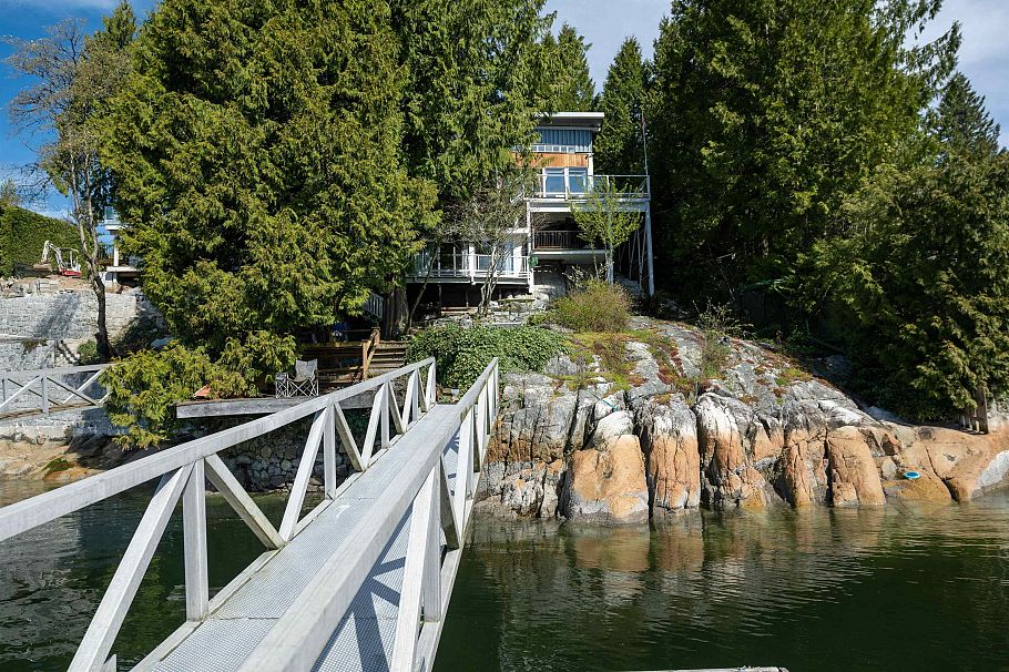 4515 Stonehaven Avenue North Vancouver, BC - 18