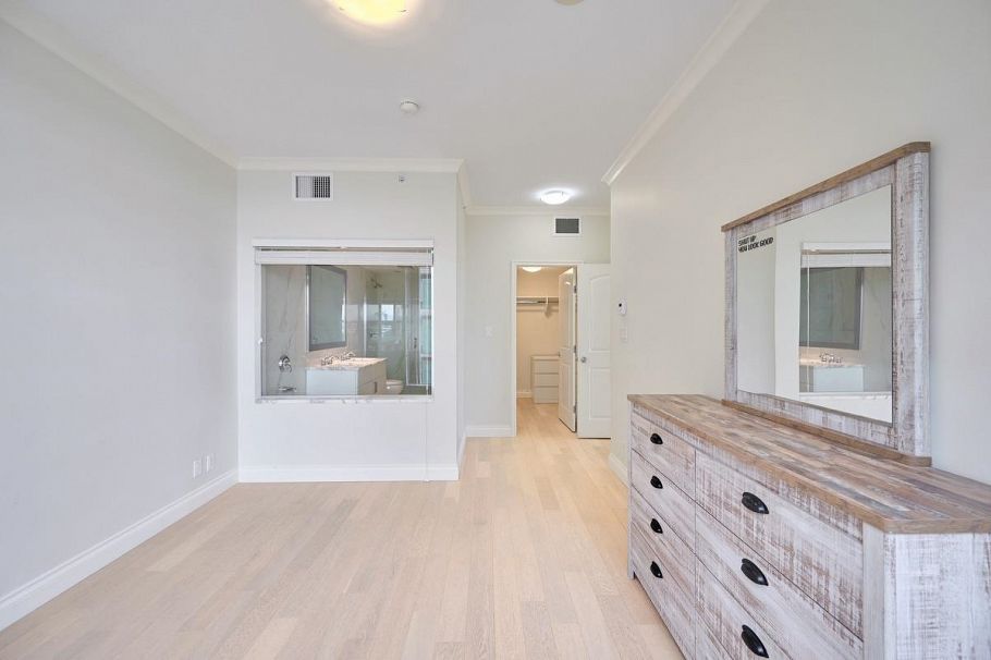 401 199 Victory Ship Way North Vancouver, BC - 11