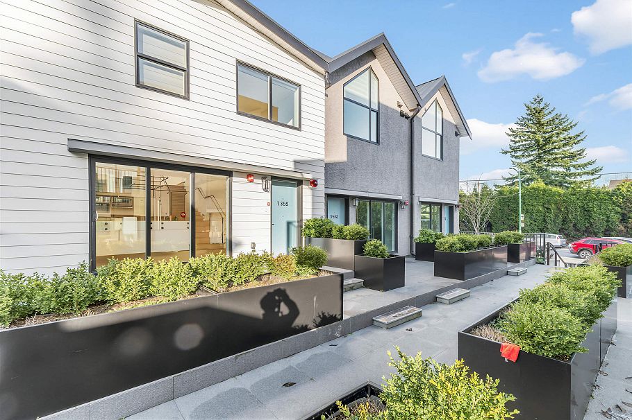 7351 Oak Street Vancouver, BC - 1