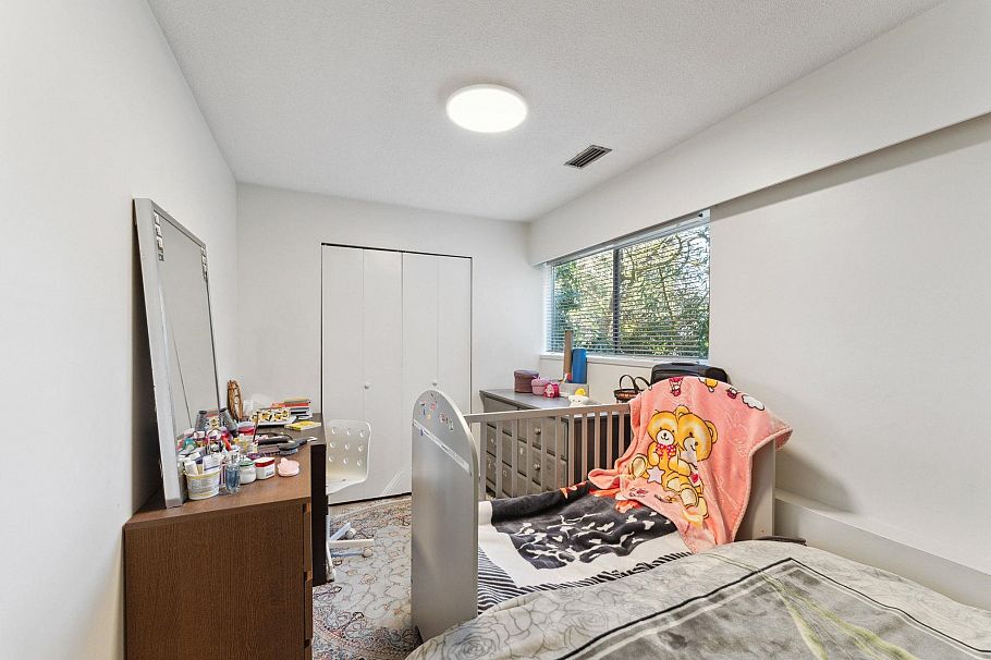 1949 Mahon Avenue North Vancouver, BC - 19