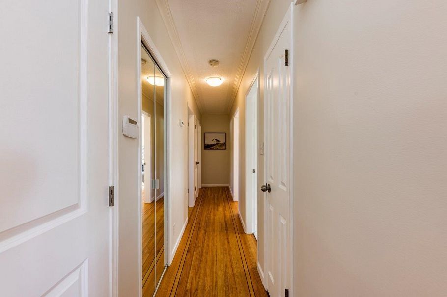 2094 Viewlynn Drive North Vancouver, BC - 15