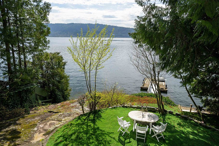 4515 Stonehaven Avenue North Vancouver, BC - 30