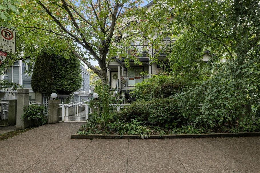 308 755 W 15th Avenue Vancouver, BC - 24