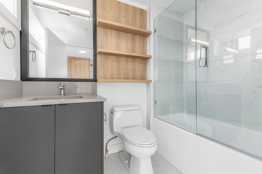 7359 Oak Street Vancouver, BC - 10