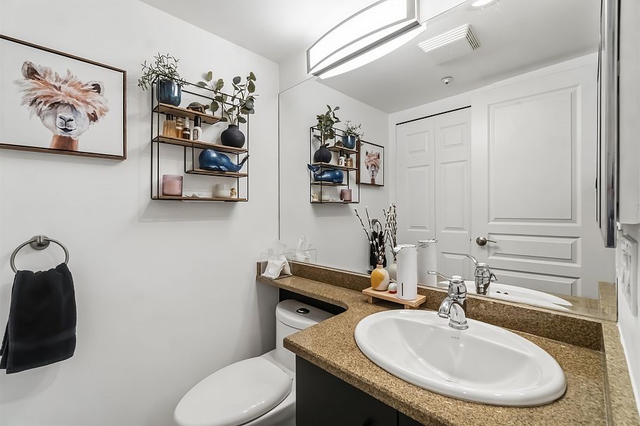 110 189 E 16th Avenue Vancouver, BC - 24