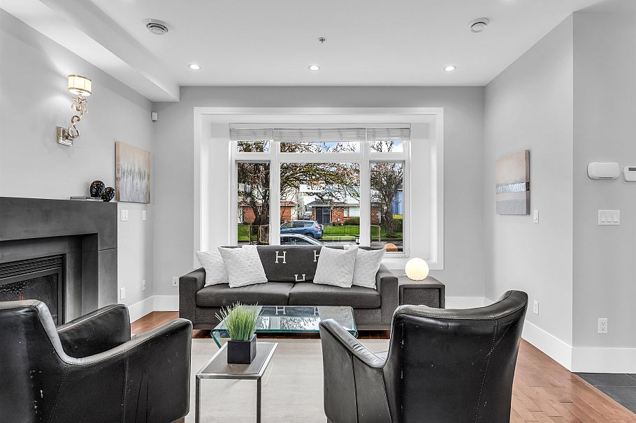 66 E 57th Avenue Vancouver, BC - 4