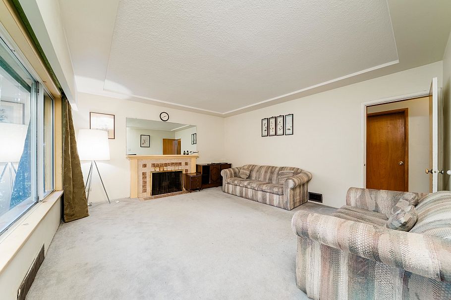 7475 Knight Street Vancouver, BC - 2