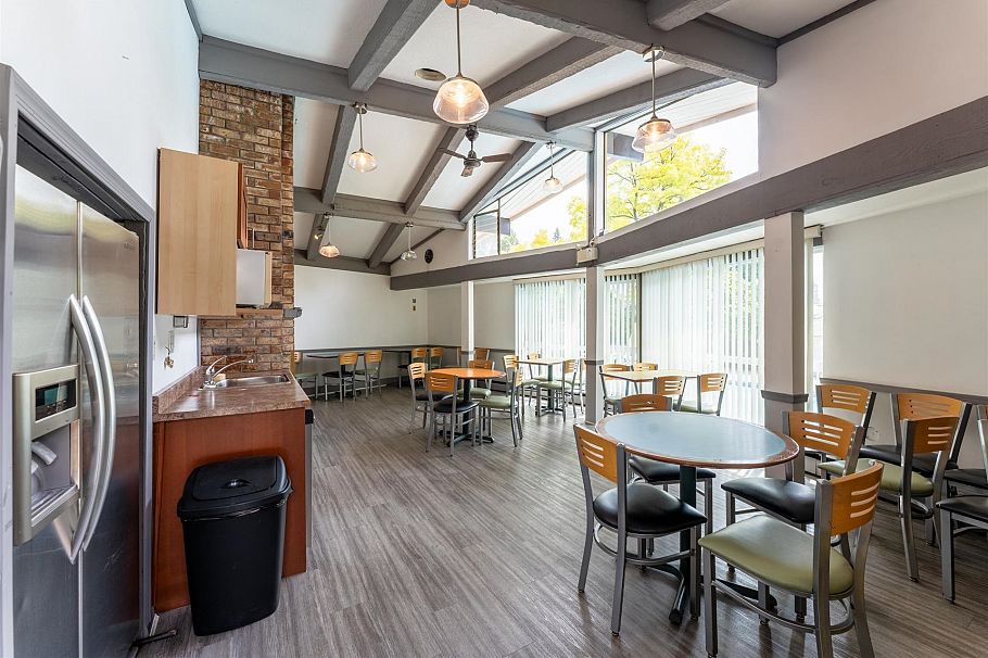 402 555 W 28th Street North Vancouver, BC - 32