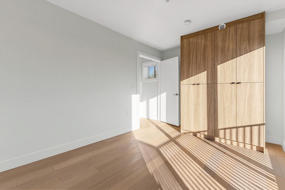 7359 Oak Street Vancouver, BC - 9