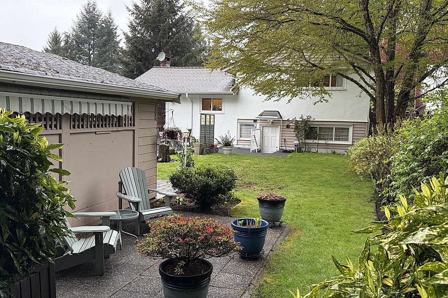 1852 Larson Road North Vancouver, BC - 28