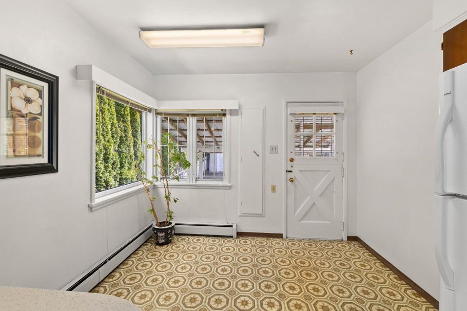 2880 Oxford Street Vancouver, BC - 10