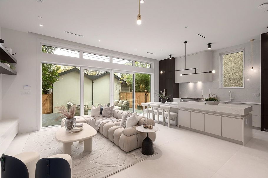 2 3617 W 12th Avenue Vancouver, BC - 2