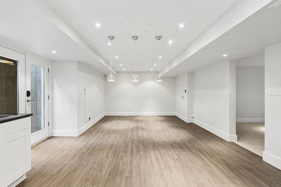 3476 Wellington Crescent North Vancouver, BC - 32