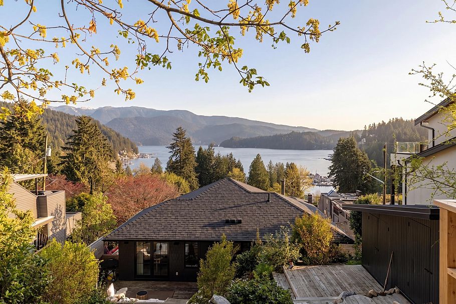 2375 Caledonia Avenue North Vancouver, BC - 36