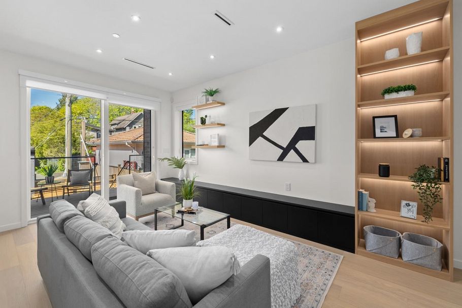 679 W 18th Avenue Vancouver, BC - 3