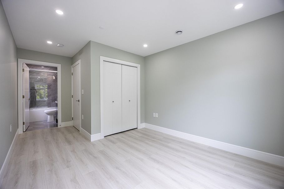 1 5808 Lanark Street Vancouver, BC - 17