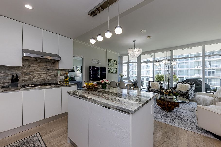 303 185 Victory Ship Way North Vancouver, BC - 5