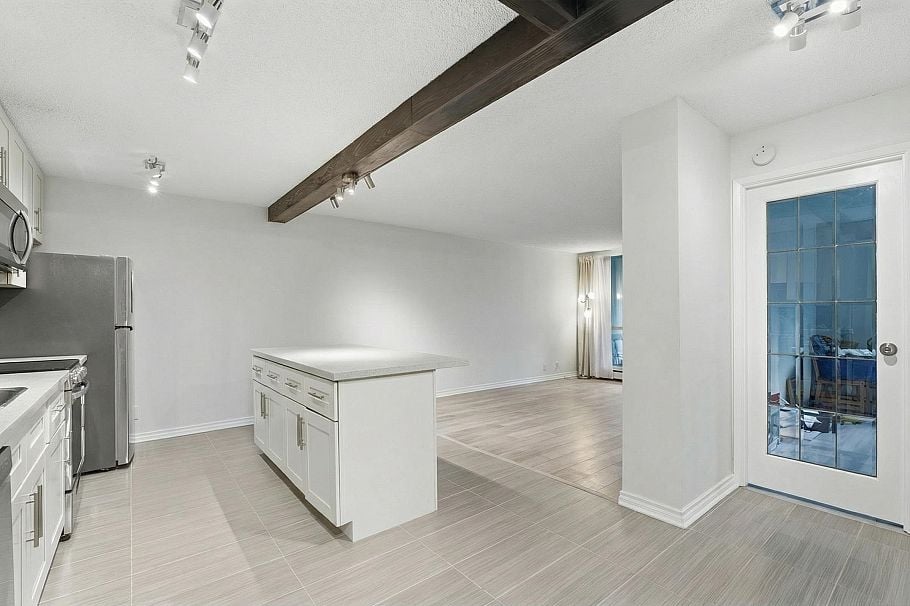 218 2012 FULLERTON AVENUE, North Vancouver BC V7P 3E3 North Vancouver, BC - 3