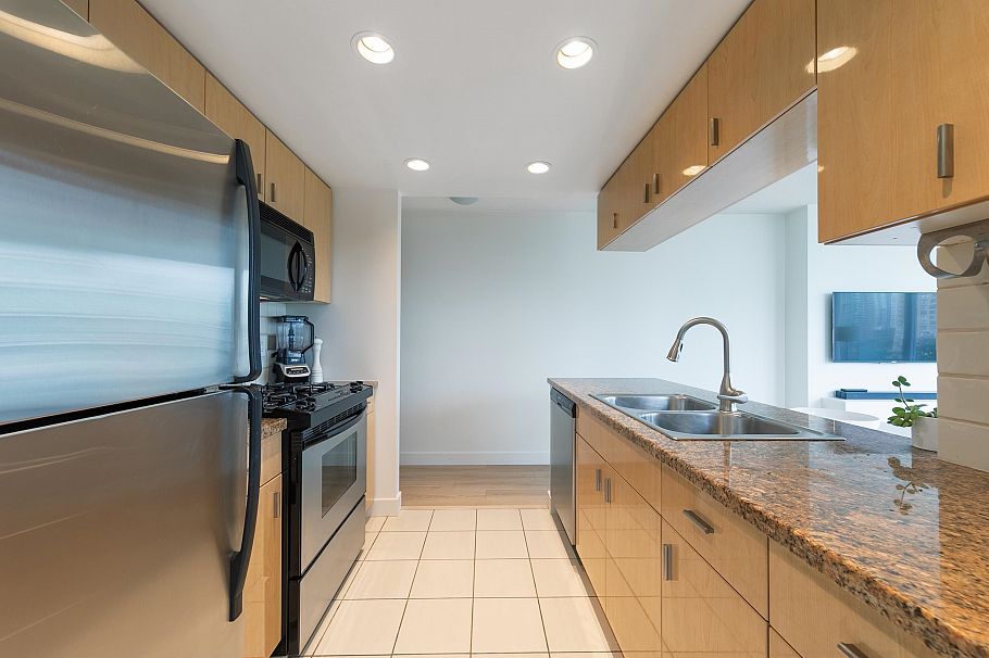 1101 1033 Marinaside Crescent Vancouver, BC - 22