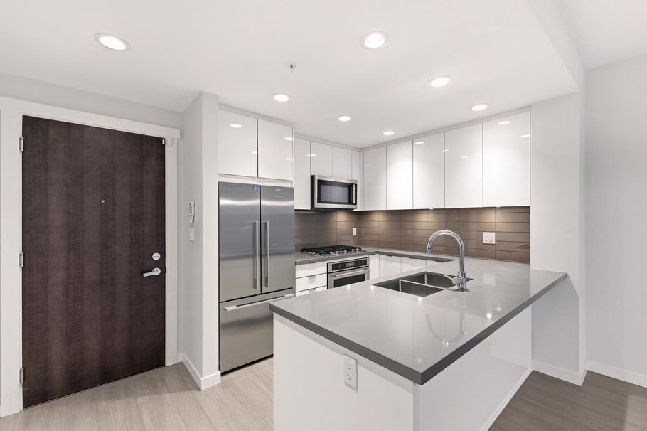 118 255 W 1st Street North Vancouver, BC - 10