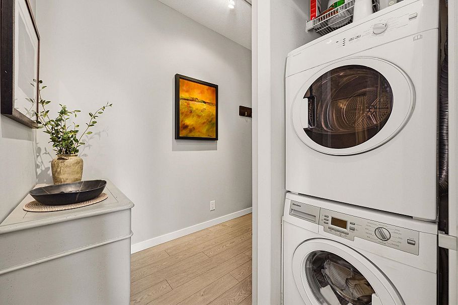 208 135 W 2nd Street North Vancouver, BC - 25