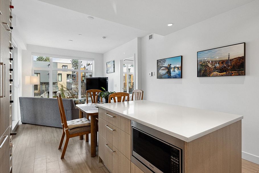 201 707 E 3rd Street North Vancouver, BC - 19