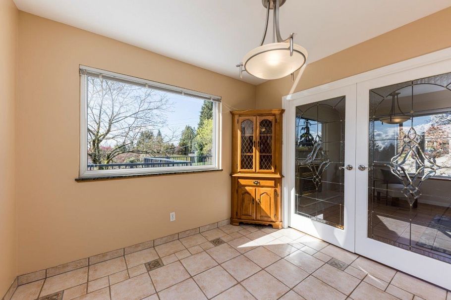 2094 Viewlynn Drive North Vancouver, BC - 23