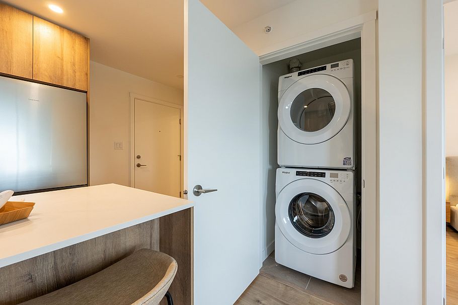 605 3596 Malsum Drive North Vancouver, BC - 27