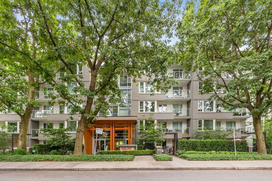 118 255 W 1st Street North Vancouver, BC - 1