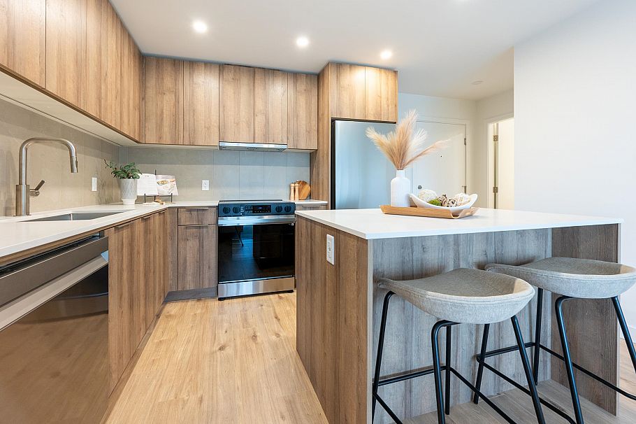 605 3596 Malsum Drive North Vancouver, BC - 4