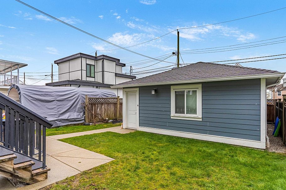 66 E 57th Avenue Vancouver, BC - 36