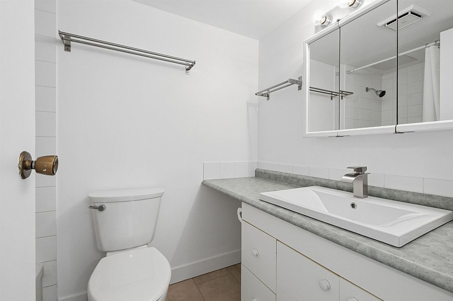 407 145 St. Georges Avenue North Vancouver, BC - 22