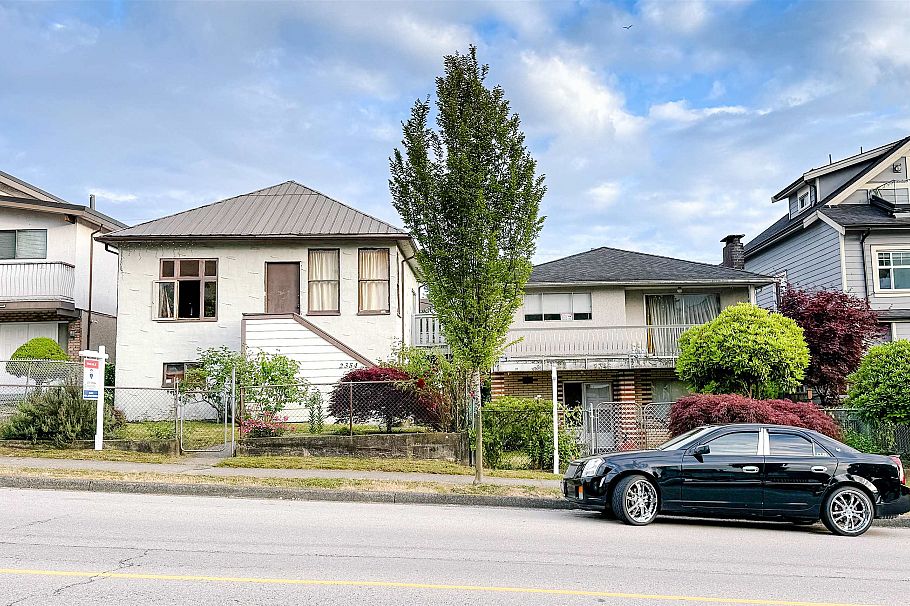 2354 E 33rd Avenue Vancouver, BC - 22