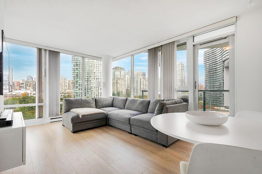 1101 1033 Marinaside Crescent Vancouver, BC - 8