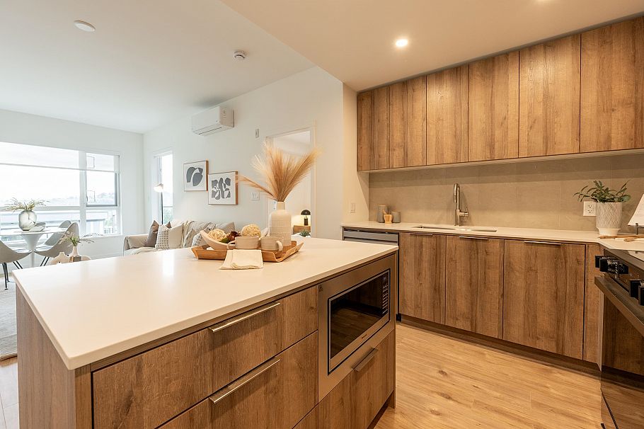 605 3596 Malsum Drive North Vancouver, BC - 3