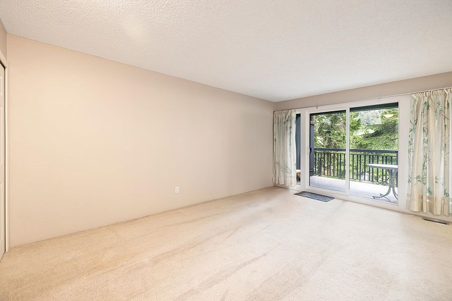 1135 Heritage Boulevard North Vancouver, BC - 10