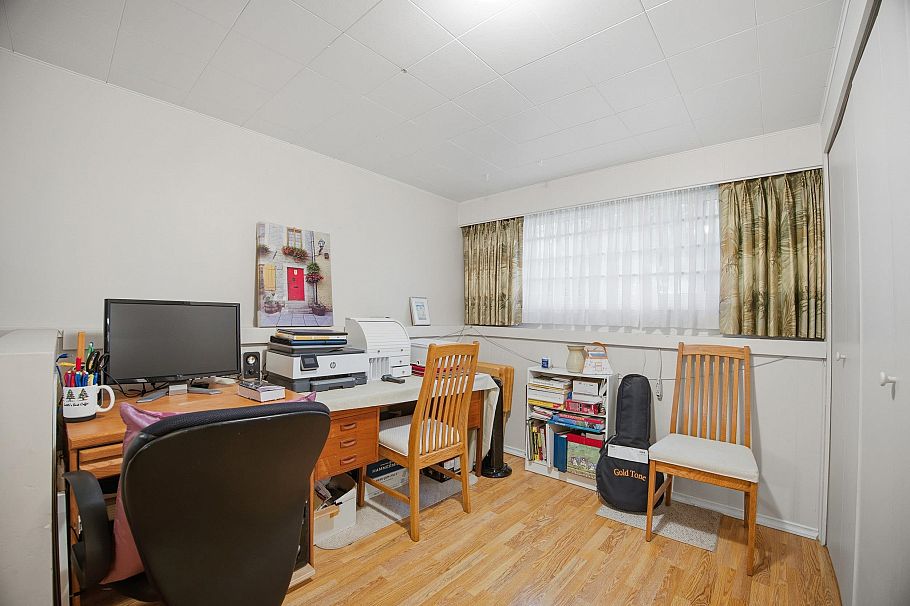 1852 Larson Road North Vancouver, BC - 24