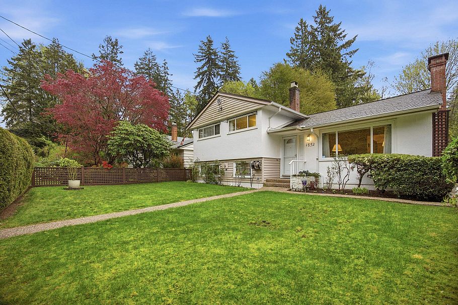 1852 Larson Road North Vancouver, BC - 4