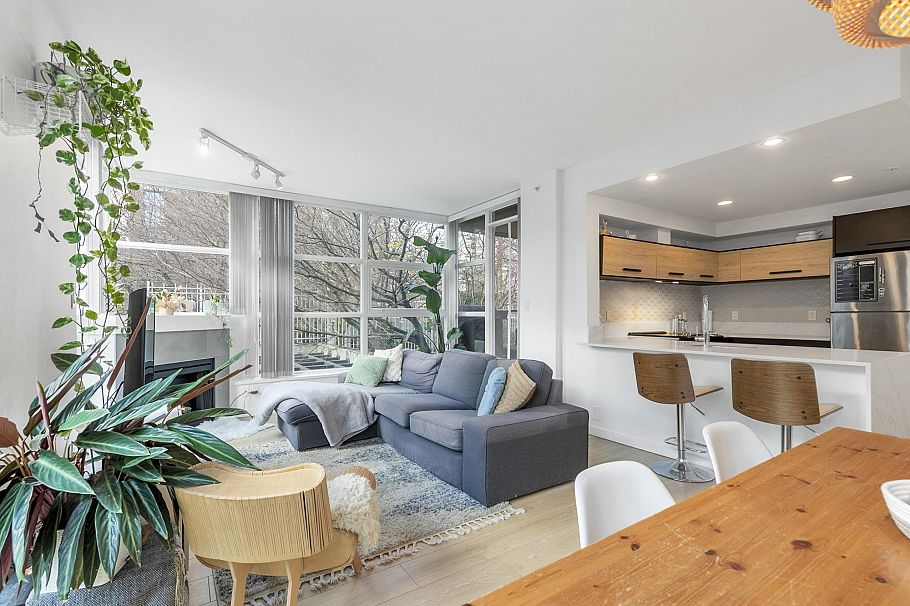 205 189 National Avenue Vancouver, BC - 4