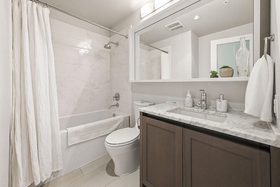 208 135 W 2nd Street North Vancouver, BC - 24