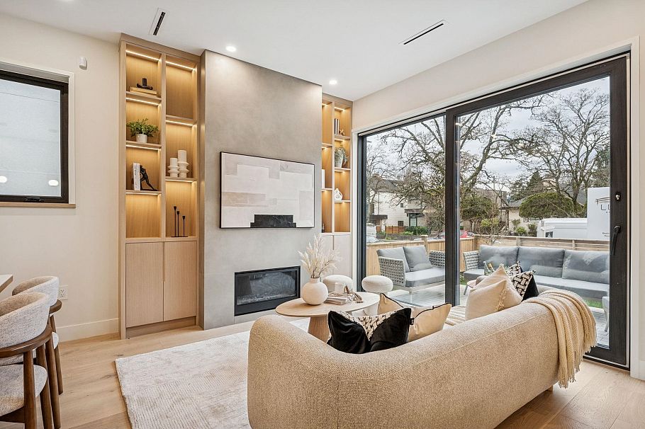 448 W 20 Avenue Vancouver, BC - 4