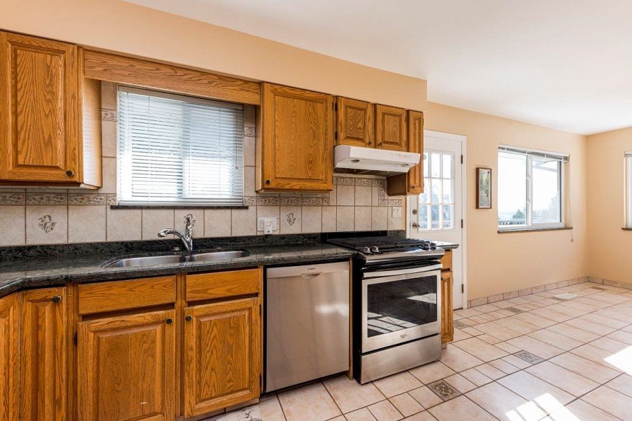 2094 Viewlynn Drive North Vancouver, BC - 28