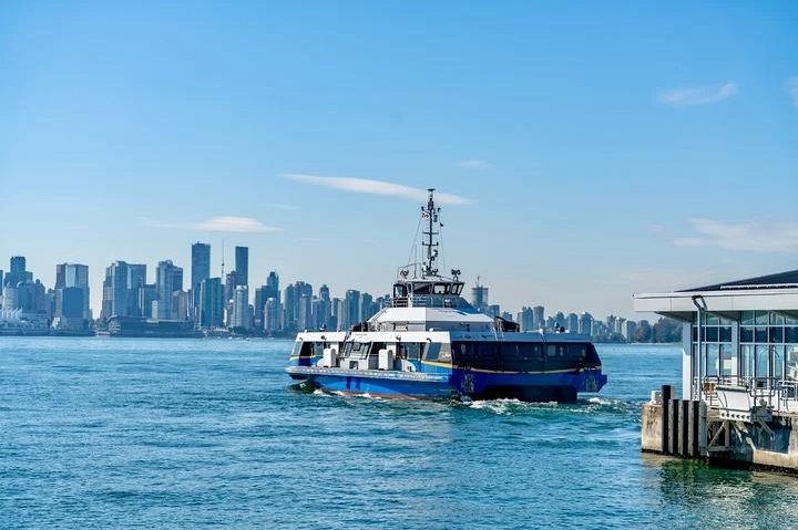 303 185 Victory Ship Way North Vancouver, BC - 35