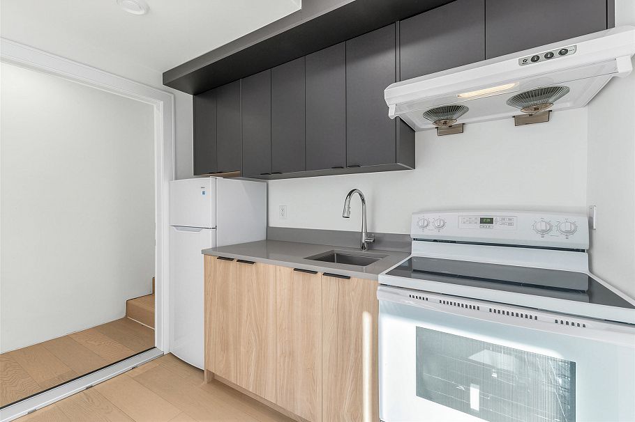 7359 Oak Street Vancouver, BC - 11